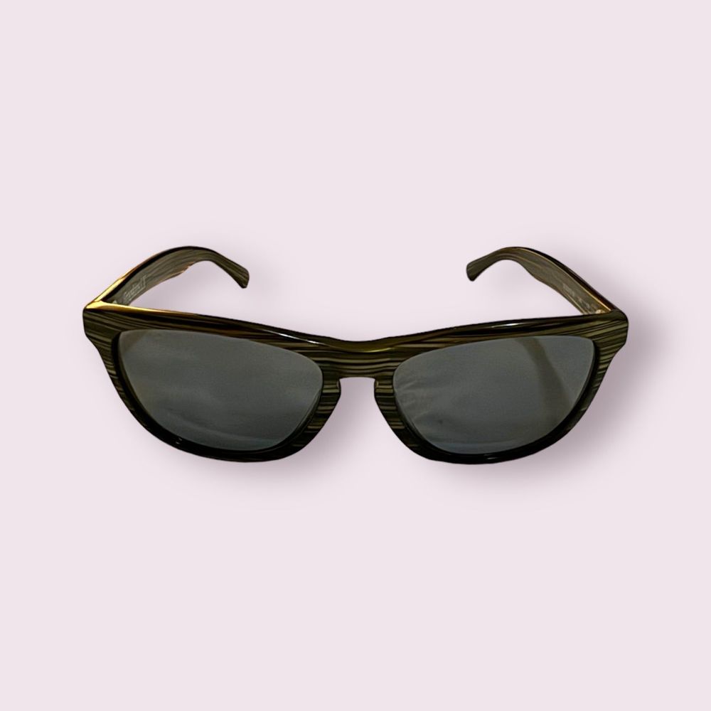 Oakley Frogskins LX Polarized Wayfarer Sunglasses - Picture 1 of 10